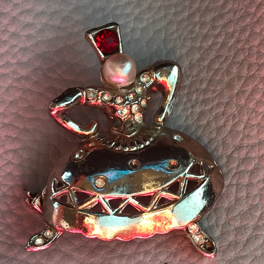 ✨RARE✨40’s Vintage Pot Metal Rhinestone Lady